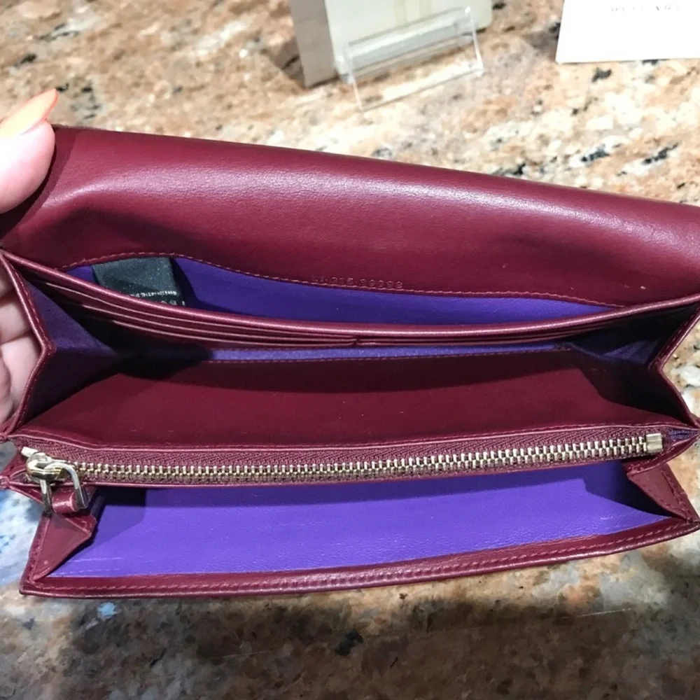 BVLGari Burgundy Large Wallet 🎀 Certificate of Authenticity 🎀 - Picture 4 of 9